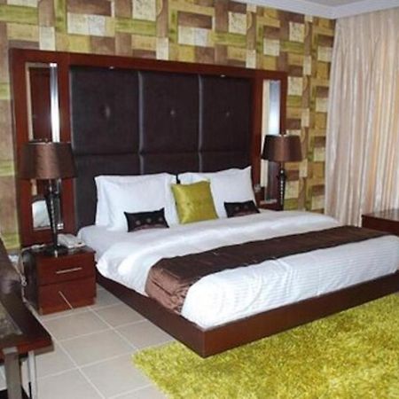 Ikuata Palazzo Dumont Hotel מראה חיצוני תמונה