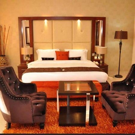 Ikuata Palazzo Dumont Hotel מראה חיצוני תמונה