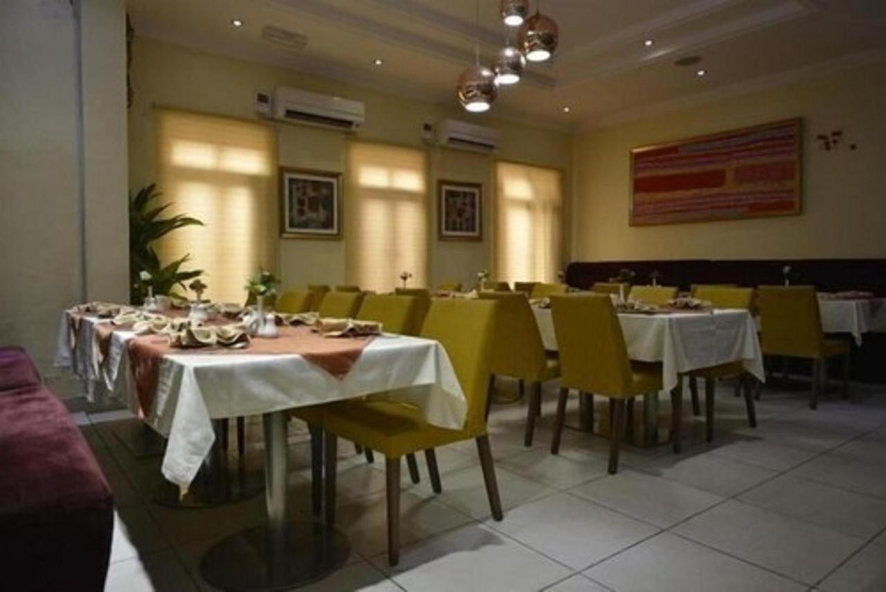Ikuata Palazzo Dumont Hotel מראה חיצוני תמונה