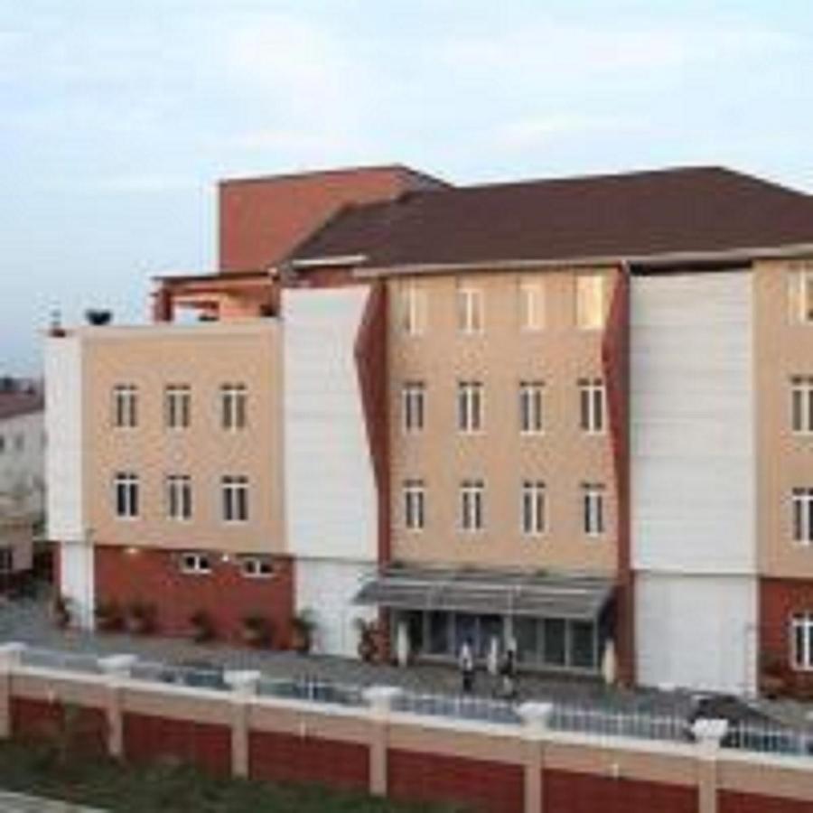 Ikuata Palazzo Dumont Hotel מראה חיצוני תמונה