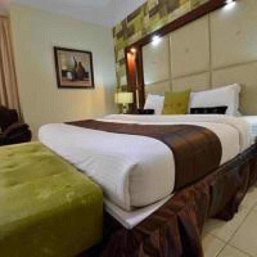 Ikuata Palazzo Dumont Hotel מראה חיצוני תמונה