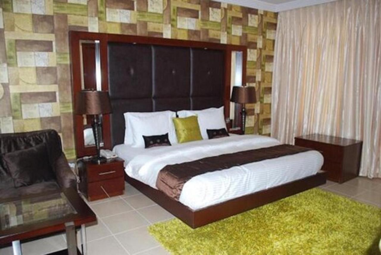 Ikuata Palazzo Dumont Hotel מראה חיצוני תמונה