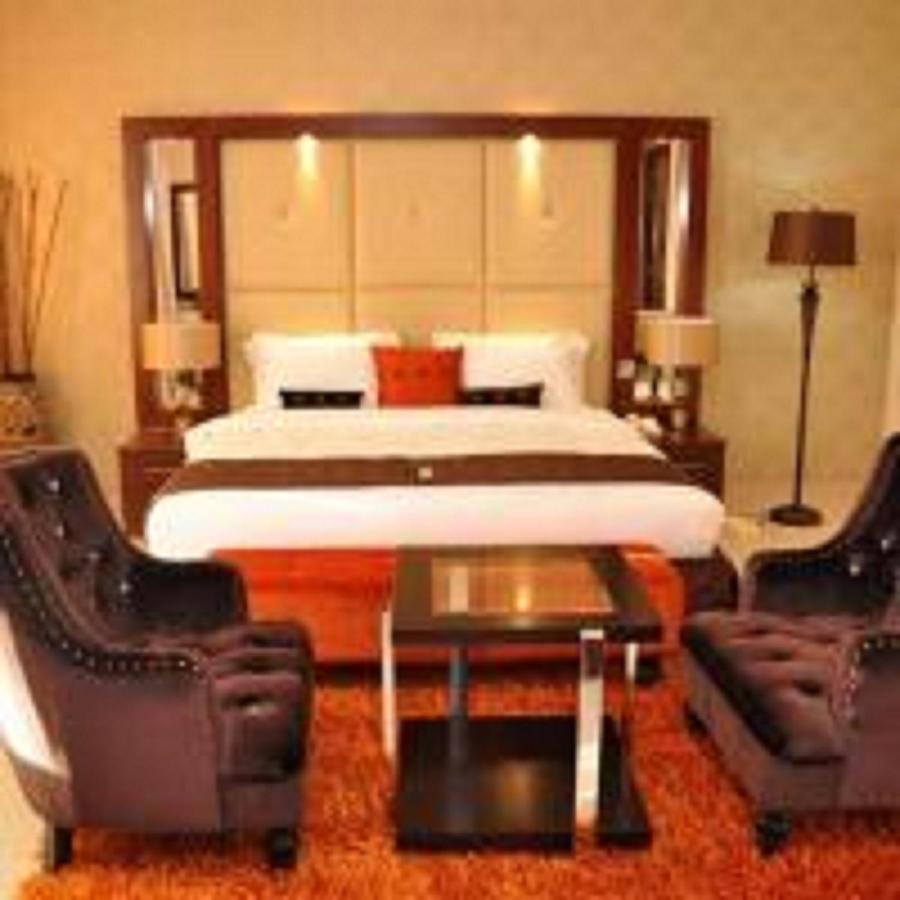 Ikuata Palazzo Dumont Hotel מראה חיצוני תמונה