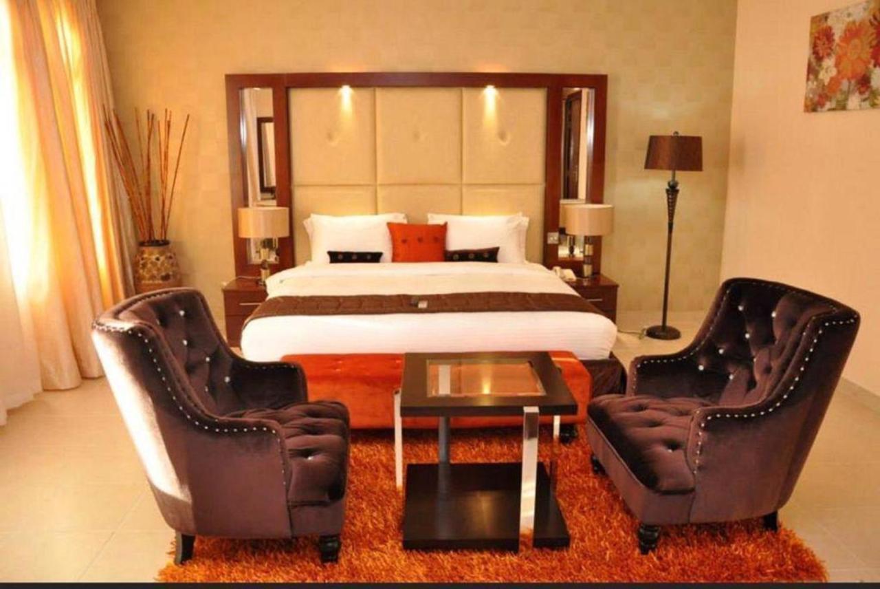 Ikuata Palazzo Dumont Hotel מראה חיצוני תמונה