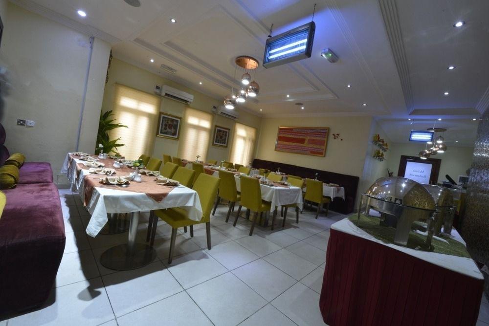 Ikuata Palazzo Dumont Hotel מראה חיצוני תמונה