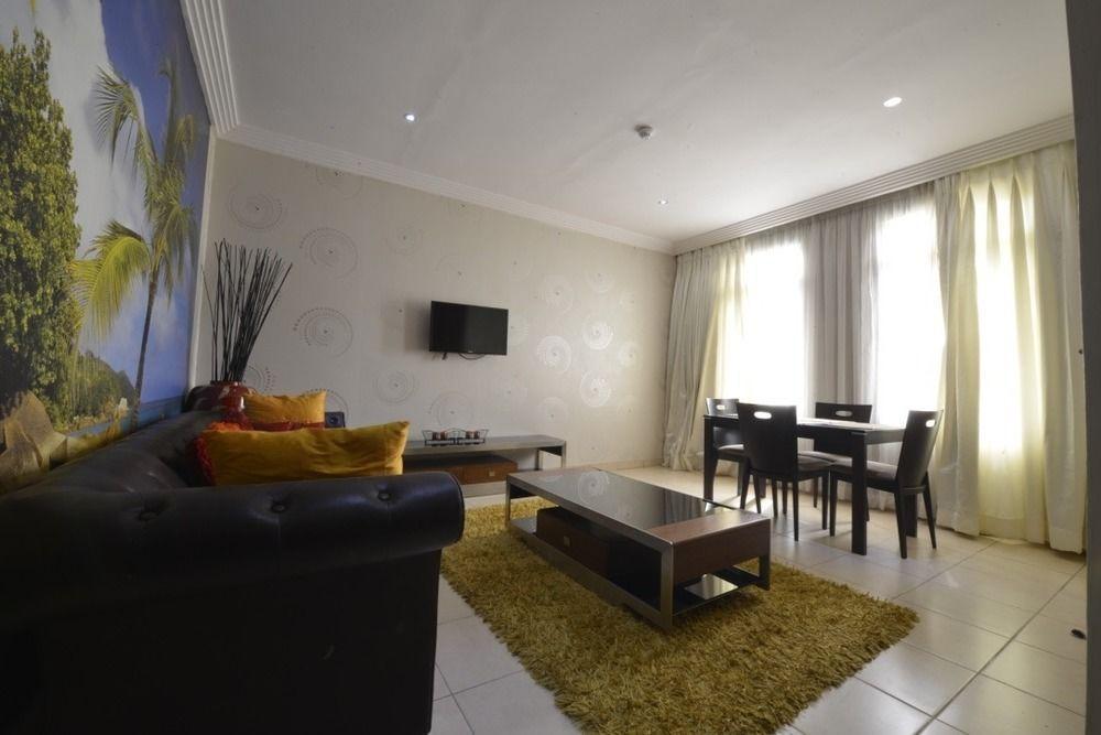 Ikuata Palazzo Dumont Hotel מראה חיצוני תמונה